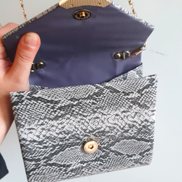 Snakeskin Purse - Picture 5 of 5